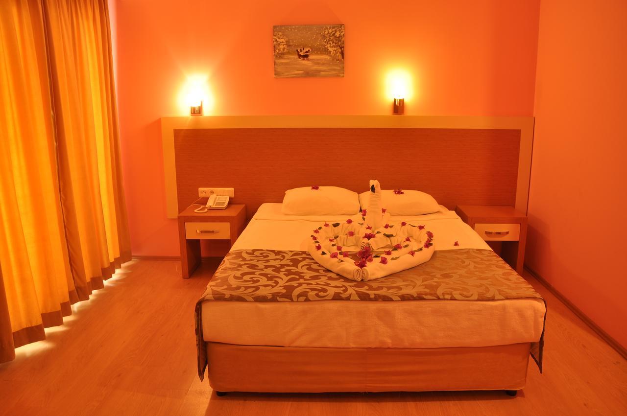 אלאניה Grand Ati̇Lla Hotel מראה חיצוני תמונה